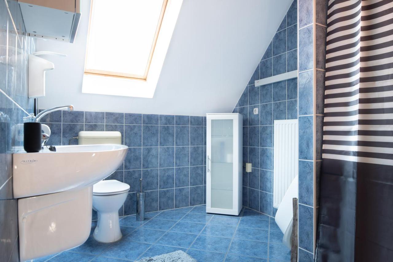 Grand Apartmanhaz Gyenesdiás Buitenkant foto