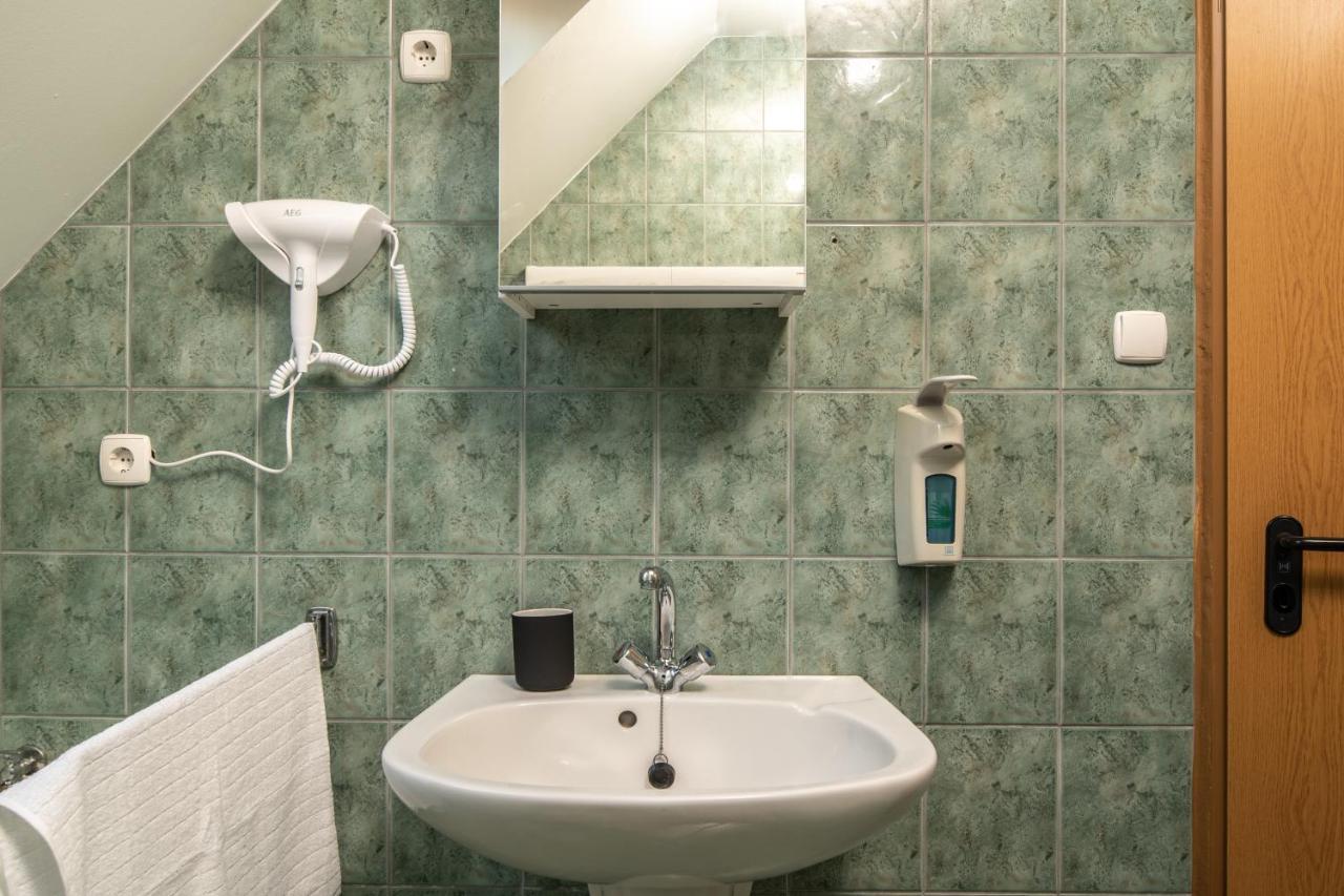 Grand Apartmanhaz Gyenesdiás Buitenkant foto
