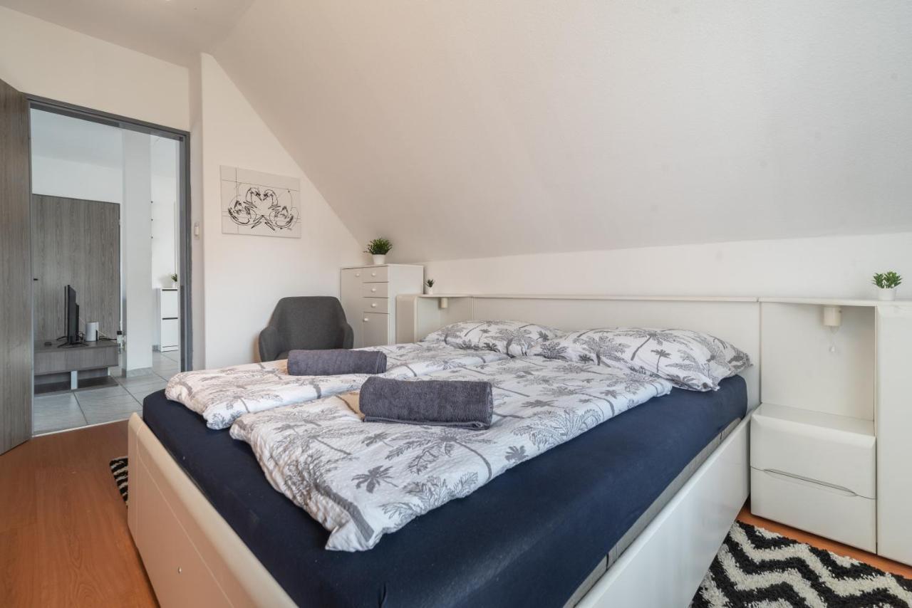 Grand Apartmanhaz Gyenesdiás Buitenkant foto