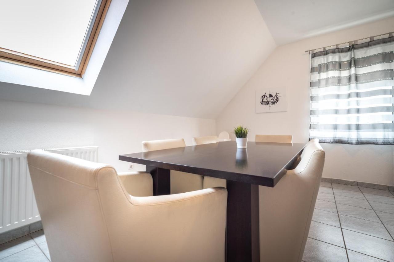 Grand Apartmanhaz Gyenesdiás Buitenkant foto