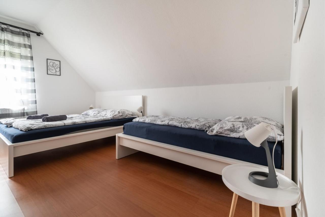 Grand Apartmanhaz Gyenesdiás Buitenkant foto