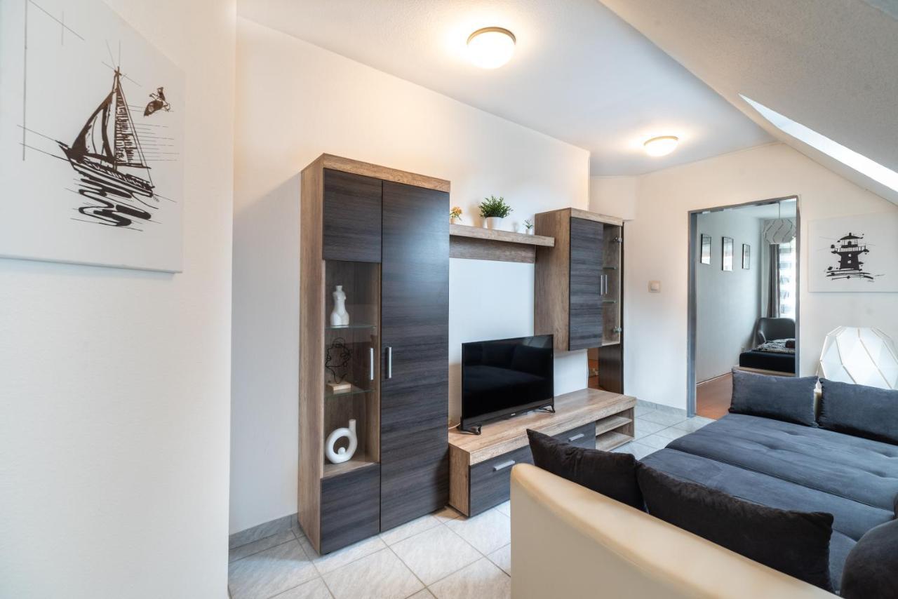 Grand Apartmanhaz Gyenesdiás Buitenkant foto