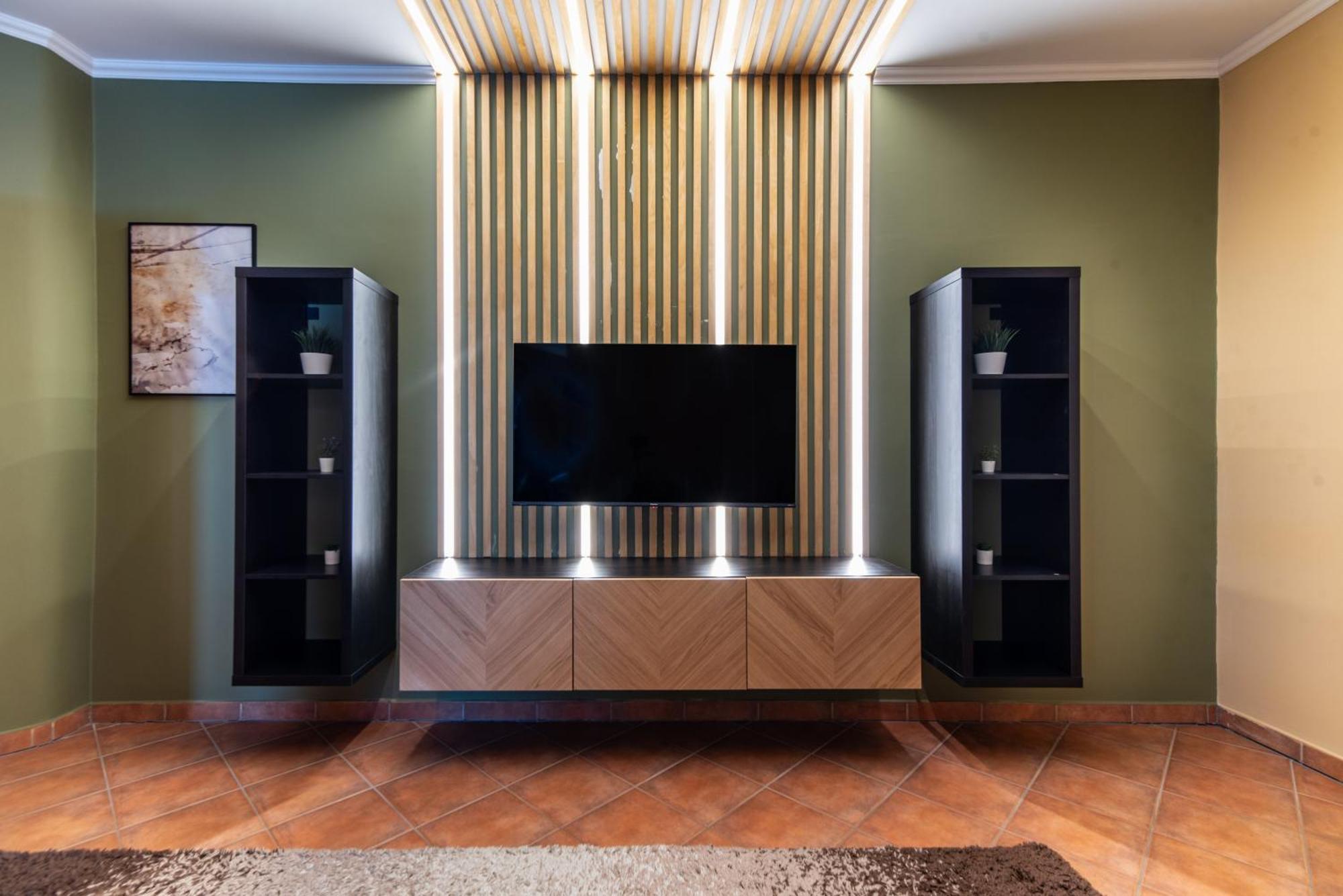 Grand Apartmanhaz Gyenesdiás Buitenkant foto